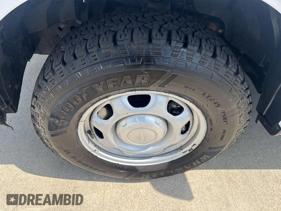 2019 Ford F-150 XL z VIN 1FTEX1C51KKC92425, wystawiony jako IAAI lot #42526412 z przebiegiem 150 373 mil mil oraz . Historia ofert i sprzedaży dostępna na DreamBid. Obrazek 6.