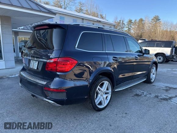 2013 Mercedes-Benz GL-Class GL 550 with VIN 4JGDF7DE8DA180001, listed as a IAAI auction lot 41525243 with 181,044 mi miles. Bid and sale history available at carsss.com. Image 4.