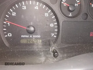 2006 Ford Ranger XL z VIN 1FTYR10U56PA57506, wystawiony jako IAAI lot #42157970 z przebiegiem 144 283 mil mil oraz . Historia ofert i sprzedaży dostępna na DreamBid. Obrazek 7.