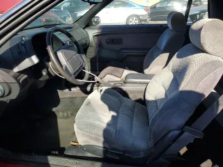 1995 Chrysler LeBaron z VIN 1C3EU4538SF506684, wystawiony jako Copart lot #76207694 z przebiegiem 197 644 mil mil oraz Tytuł czysty. Historia ofert i sprzedaży dostępna na DreamBid. Obrazek 7.
