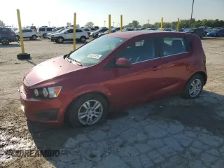 2016 Chevrolet Sonic LT z VIN 1G1JC6SH5G4180508, wystawiony jako Copart lot #64337435 z przebiegiem 117 913 mil mil oraz Szkoda całkowita • Salvage title. Historia ofert i sprzedaży dostępna na DreamBid. Obrazek 1.