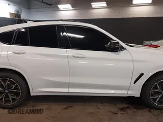 2024 BMW X4 xDrive30i z VIN 5UX33DT06R9U63095, wystawiony jako IAAI lot #40352257 z przebiegiem 19 349 mil mil oraz . Historia ofert i sprzedaży dostępna na DreamBid. Obrazek 12.
