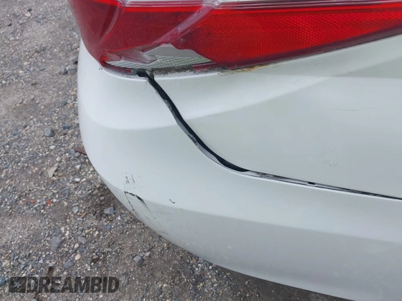 2015 Toyota Camry XLE with VIN 4T4BF1FK0FR479688, listed as a IAAI auction lot 41717801 with 131,365 mi miles. Bid and sale history available at carsss.com. Image 20.