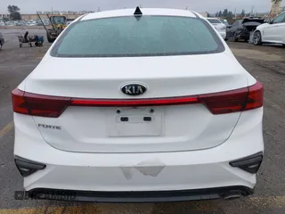 2021 Kia Forte LXS with VIN 3KPF24AD8ME332309, listed as a IAAI auction lot 41885851 with 27,395 mi miles. Bid and sale history available at carsss.com. Image 16.