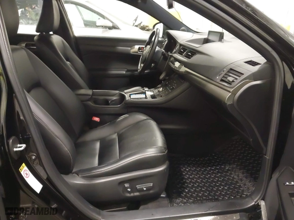 2015 Lexus CT 200h Hybrid with VIN JTHKD5BH3F2226672, listed as a IAAI auction lot 41615836 with 85,232 mi miles. Bid and sale history available at carsss.com. Image 5.