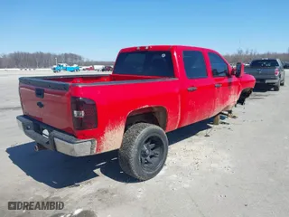 2011 Chevrolet Silverado 1500 LT with VIN 3GCPKSE31BG403653, listed as a IAAI auction lot 41764157 with 207,967 mi miles. Bid and sale history available at carsss.com. Image 4.