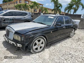 2003 Bentley Arnage z VIN SCBLF34F53CX09475, wystawiony jako Copart lot #57302795 z przebiegiem Nie podano mil oraz Czysty tytuł • Clean title. Historia ofert i sprzedaży dostępna na DreamBid. Obrazek 1.