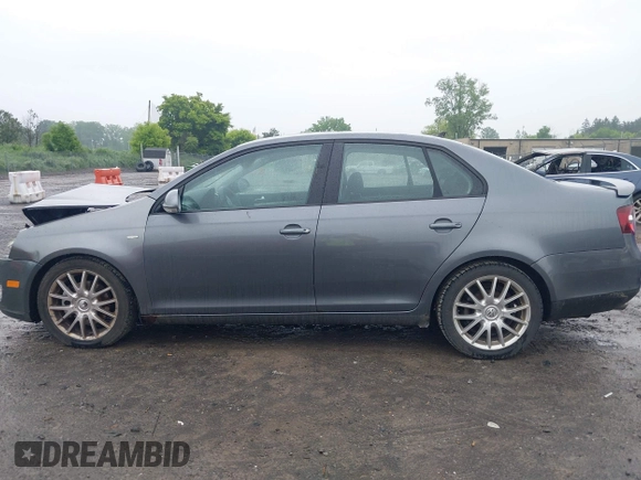 2008 Volkswagen Jetta Wolfsburg Edition with VIN 3VWRJ71K98M152510, listed as a IAAI auction lot 42410298 with 112,727 mi miles and . Bid and sale history available at DreamBid. Image 15.
