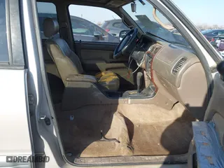 1997 Toyota 4Runner Limited with VIN JT3GN87R7V0054801, listed as a IAAI auction lot 41553918 with 247,674 mi miles. Bid and sale history available at carsss.com. Image 5.