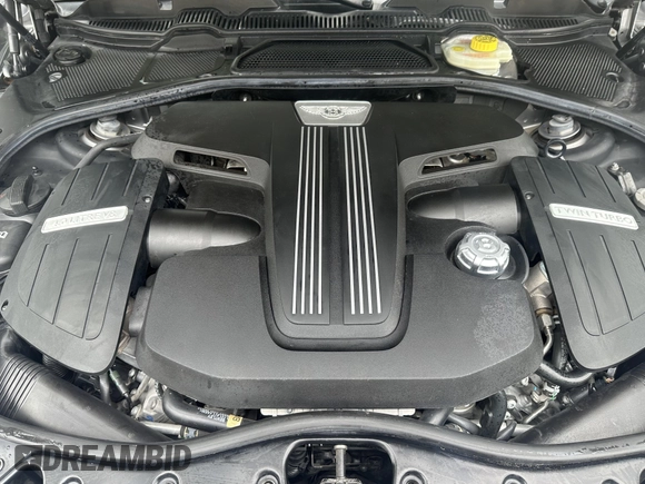 2018 Bentley Flying Spur z VIN SCBEH9ZA1JC066655, wystawiony jako IAAI lot #42395667 z przebiegiem 31 880 mil mil oraz . Historia ofert i sprzedaży dostępna na DreamBid. Obrazek 10.
