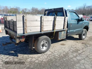 2004 Ford F-350 XL with VIN 1FTSF31L84EB90477, listed as a IAAI auction lot 41894632 with 212,107 mi miles and . Bid and sale history available at DreamBid. Image 4.