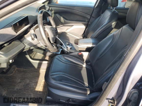 2021 Ford Mustang Mach-E Premium z VIN 3FMTK3SU2MMA27515, wystawiony jako Copart lot #53395195 z przebiegiem 68 826 mil mil oraz Szkoda całkowita • Salvage title. Historia ofert i sprzedaży dostępna na DreamBid. Obrazek 7.