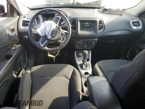 2020 Jeep Compass Sport z VIN 3C4NJDAB8LT105015, wystawiony jako Copart lot #54921305 z przebiegiem 104 453 mil mil oraz Nie do naprawy • Non repairable. Historia ofert i sprzedaży dostępna na DreamBid. Obrazek 8.