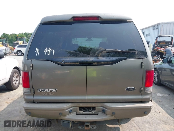 2003 Ford Excursion Limited с VIN 1FMNU43S83EC62057, выставлен на аукционе IAAI как лот 42392383 с пробегом 166 670 миль миль и . История ставок и продаж доступна на DreamBid. Изображение 16.