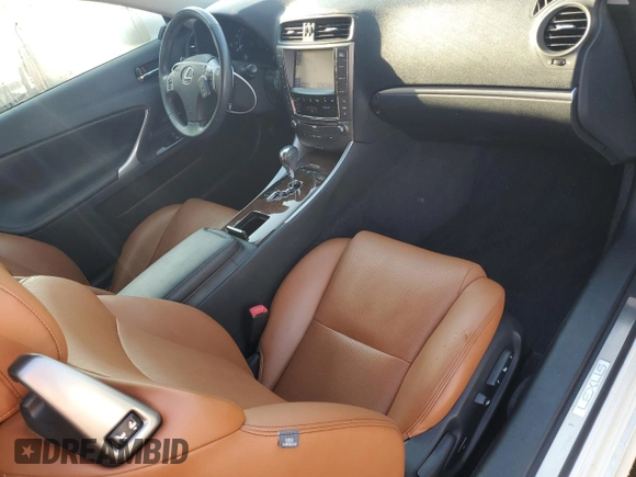 2014 Lexus IS 250 C z VIN JTHFF2C25E2531741, wystawiony jako Copart lot #77416404 z przebiegiem 67 478 mil mil oraz Szkoda całkowita • Salvage title. Historia ofert i sprzedaży dostępna na DreamBid. Obrazek 8.