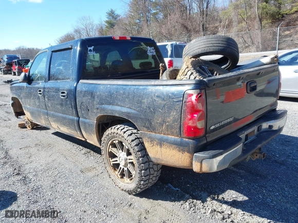 2006 Chevrolet Silverado 1500 LT1 with VIN 2GCEK13TX61232856, listed as a IAAI auction lot 41593832 with 186,273 mi miles. Bid and sale history available at carsss.com. Image 3.