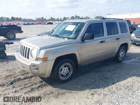 2009 Jeep Patriot Sport with VIN 1J4FT28B69D124812, listed as a IAAI auction lot 41437621 with 118,250 mi miles. Bid and sale history available at carsss.com. Image 2.