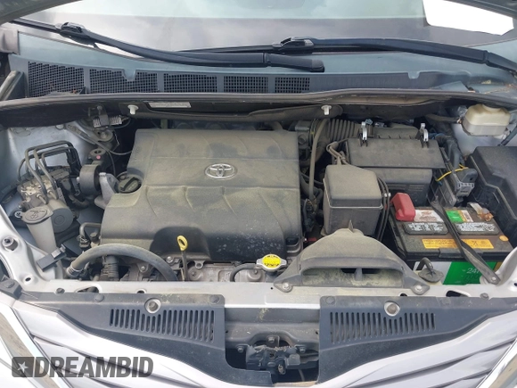 2015 Toyota Sienna XLE with VIN 5TDYK3DC9FS532310, listed as a IAAI auction lot 41990553 with 75,133 mi miles and . Bid and sale history available at DreamBid. Image 10.