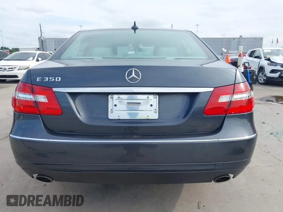 2011 Mercedes-Benz E-Class E 350 Luxury with VIN WDDHF5GB3BA276245, listed as a IAAI auction lot 42062138 with 112,979 mi miles. Bid and sale history available at carsss.com. Image 17.