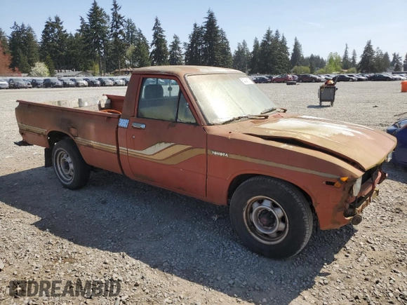 1983 Toyota Pickup z VIN JT4RN44S1D1111992, wystawiony jako Copart lot #54346175 z przebiegiem 236 099 mil mil oraz Czysty tytuł • Clean title. Historia ofert i sprzedaży dostępna na DreamBid. Obrazek 4.