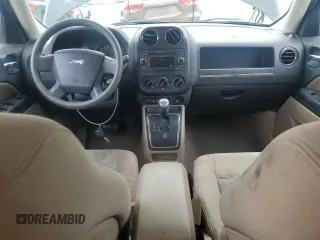 2009 Jeep Patriot Sport z VIN 1J4FT28B39D147223, wystawiony jako Copart lot #53913695 z przebiegiem 132 432 mil mil oraz Szkoda całkowita • Salvage title. Historia ofert i sprzedaży dostępna na DreamBid. Obrazek 8.