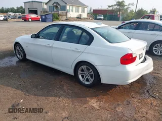 2008 BMW 3 Series 328xi с VIN WBAVC93578K042901, выставлен на аукционе IAAI как лот 42414519 с пробегом 157 959 миль миль и . История ставок и продаж доступна на DreamBid. Изображение 3.