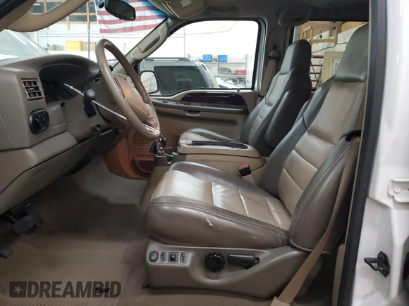 2003 Ford Excursion Eddie Bauer z VIN 1FMNU45S03EB25000, wystawiony jako Copart lot #78908554 z przebiegiem 110 284 mil mil oraz Szkoda całkowita • Salvage title. Historia ofert i sprzedaży dostępna na DreamBid. Obrazek 7.