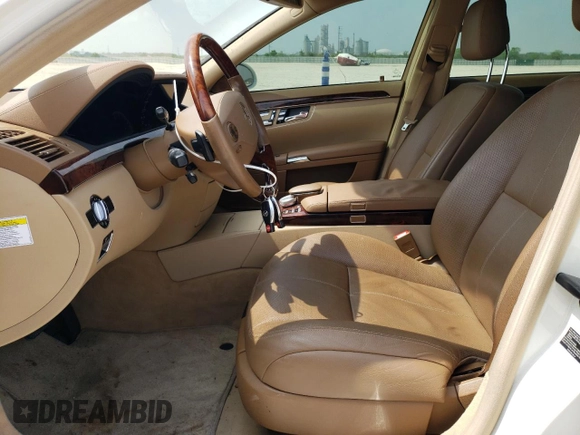 2009 Mercedes-Benz S 550 z VIN WDDNG86X59A272951, wystawiony jako Copart lot #51121735 z przebiegiem 107 619 mil mil oraz Szkoda całkowita • Salvage title. Historia ofert i sprzedaży dostępna na DreamBid. Obrazek 7.