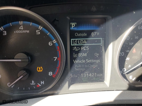 2018 Toyota RAV4 XLE with VIN 2T3WFREV2JW472232, listed as a Copart auction lot 52464025 with 131,421 mi miles and Salvage Title. Bid and sale history available at carsss.com. Image 9.