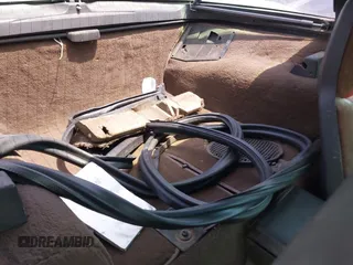 1984 Chevrolet Corvette z VIN 1G1AY0780E5114446, wystawiony jako IAAI lot #42290916 z przebiegiem 57 927 mil mil oraz . Historia ofert i sprzedaży dostępna na DreamBid. Obrazek 8.