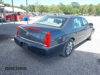2011 Cadillac DTS Premium Collection z VIN 1G6KH5E65BU110486, wystawiony jako IAAI lot #42177107 z przebiegiem 202 112 mil mil oraz . Historia ofert i sprzedaży dostępna na DreamBid. Obrazek 4.