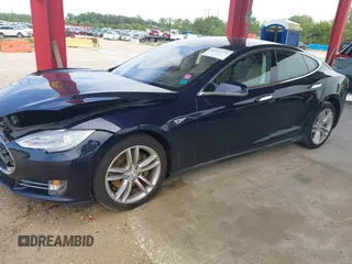 2014 Tesla Model S 60 с VIN 5YJSA1H16EFP32246, выставлен на аукционе IAAI как лот 42611659 с пробегом 156 459 миль миль и . История ставок и продаж доступна на DreamBid. Изображение 18.
