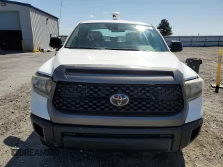 2018 Toyota Tundra SR with VIN 5TFUM5F16JX077659, listed as a Copart auction lot 63425235 with 220,170 mi miles and Clean title. Bid and sale history available at DreamBid. Image 5.