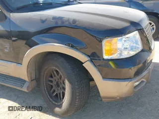 2003 Ford Expedition Eddie Bauer with VIN 1FMEU17W83LC17028, listed as a IAAI auction lot 41355928 with 229,271 mi miles. Bid and sale history available at carsss.com. Image 6.