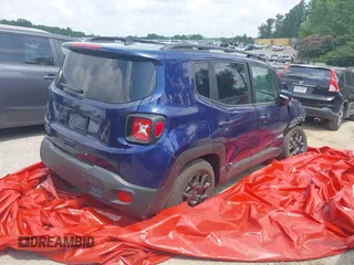 2020 Jeep Renegade Latitude with VIN ZACNJABB5LPL87163, listed as a IAAI auction lot 40948221 with 118,125 mi miles and . Bid and sale history available at DreamBid. Image 4.