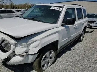 2016 Jeep Patriot Latitude with VIN 1C4NJRFB9GD637469, listed as a Copart auction lot 50377715 with 103,038 mi miles and Salvage title. Bid and sale history available at DreamBid. Image 11.