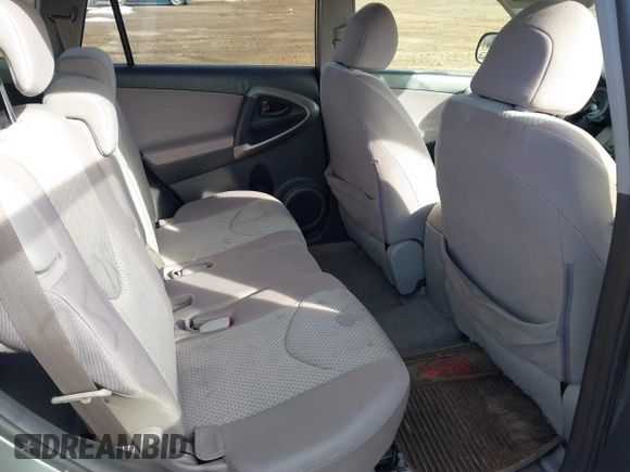 2007 Toyota RAV4 with VIN JTMBD33V476037999, listed as a IAAI auction lot 41751398 with 147,125 mi miles. Bid and sale history available at carsss.com. Image 8.