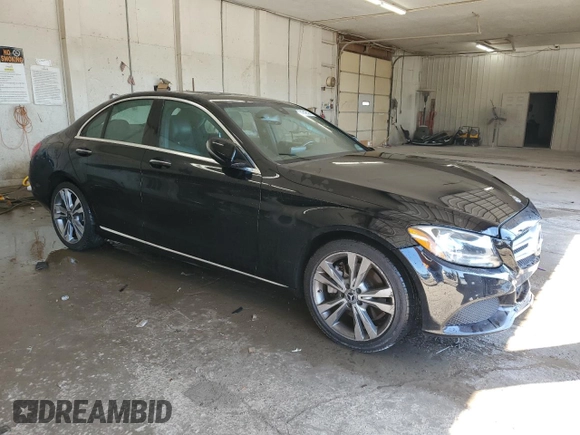 2018 Mercedes-Benz C 300 z VIN 55SWF4JB5JU266535, wystawiony jako Copart lot #61848525 z przebiegiem 121 869 mil mil oraz Szkoda całkowita • Salvage title. Historia ofert i sprzedaży dostępna na DreamBid. Obrazek 4.