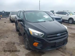 2017 Ford Escape S z VIN 1FMCU0F70HUE07225, wystawiony jako IAAI lot #42202607 z przebiegiem 132 446 mil mil oraz . Historia ofert i sprzedaży dostępna na DreamBid. Obrazek 1.