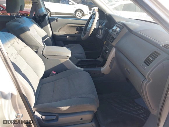 2007 Honda Pilot EX with VIN 5FNYF28417B043598, listed as a IAAI auction lot 41535648 with 171,012 mi miles. Bid and sale history available at carsss.com. Image 5.