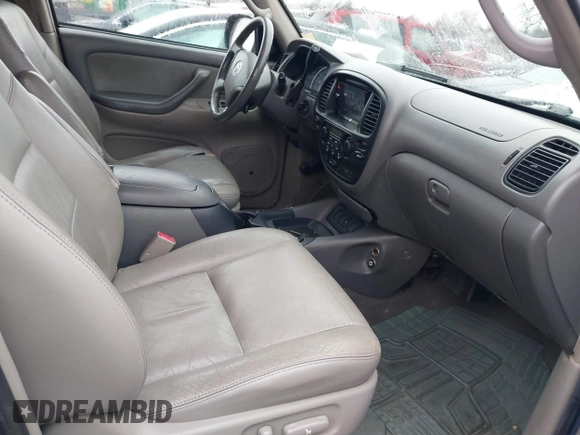 2006 Toyota Sequoia SR5 with VIN 5TDBT44A26S260206, listed as a IAAI auction lot 41658833 with 206,578 mi miles and . Bid and sale history available at DreamBid. Image 5.