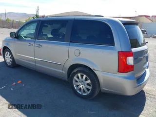 2014 Chrysler Town & Country Touring z VIN 2C4RC1BG1ER216032, wystawiony jako IAAI lot #42261084 z przebiegiem 80 151 mil mil oraz . Historia ofert i sprzedaży dostępna na DreamBid. Obrazek 3.