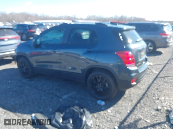 2022 Chevrolet Trax LT with VIN KL7CJPSM4NB508841, listed as a IAAI auction lot 41860388 with 22,414 mi miles and . Bid and sale history available at carsss.com. Image 3.