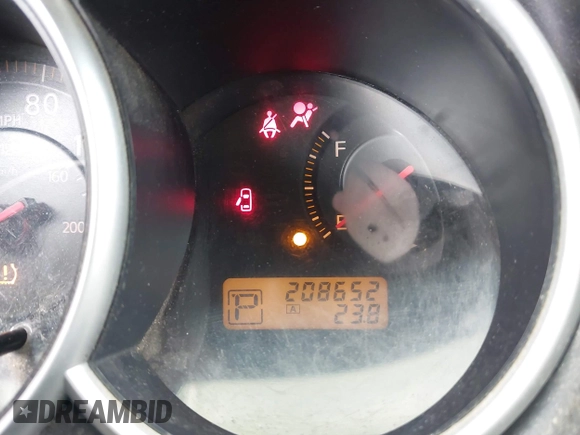 2009 Nissan Versa S z VIN 3N1BC13E39L368169, wystawiony jako IAAI lot #42465712 z przebiegiem 208 652 mil mil oraz . Historia ofert i sprzedaży dostępna na DreamBid. Obrazek 7.