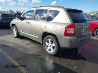 2007 Jeep Compass Sport with VIN 1J8FF47W37D325148, listed as a IAAI auction lot 40962150 with 198,345 mi miles. Bid and sale history available at carsss.com. Image 3.