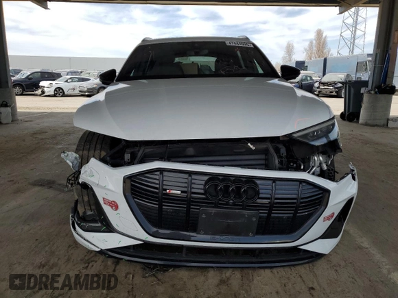 2022 Audi e-tron Chronos with VIN WA1VABGE8NB024505, listed as a Copart auction lot 47444995 with 45,476 mi miles and Salvage title. Bid and sale history available at DreamBid. Image 5.
