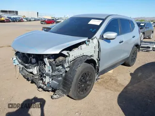 2020 Nissan Rogue S z VIN 5N1AT2MT9LC754458, wystawiony jako IAAI lot #42091440 z przebiegiem 102 338 mil mil oraz . Historia ofert i sprzedaży dostępna na DreamBid. Obrazek 18.