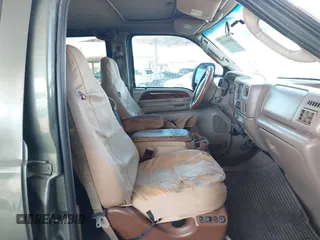 2003 Ford F-250 XL с VIN 1FTNW20P33EC00648, выставлен на аукционе IAAI как лот 41606120 с пробегом 261 318 миль миль и . История ставок и продаж доступна на DreamBid. Изображение 5.