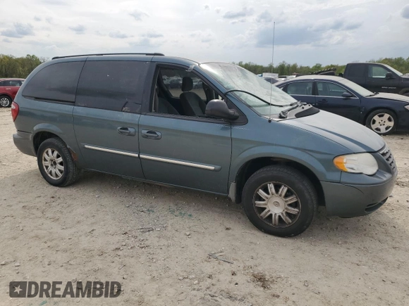 2005 Chrysler Town & Country Touring z VIN 2C4GP54L25R421842, wystawiony jako Copart lot #54439785 z przebiegiem 178 071 mil mil oraz Szkody całkowita. Historia ofert i sprzedaży dostępna na DreamBid. Obrazek 4.