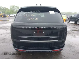 2024 Land Rover Range Rover SE z VIN SALKP9E96RA092327, wystawiony jako IAAI lot #42336138 z przebiegiem 41 600 mil mil oraz . Historia ofert i sprzedaży dostępna na DreamBid. Obrazek 16.